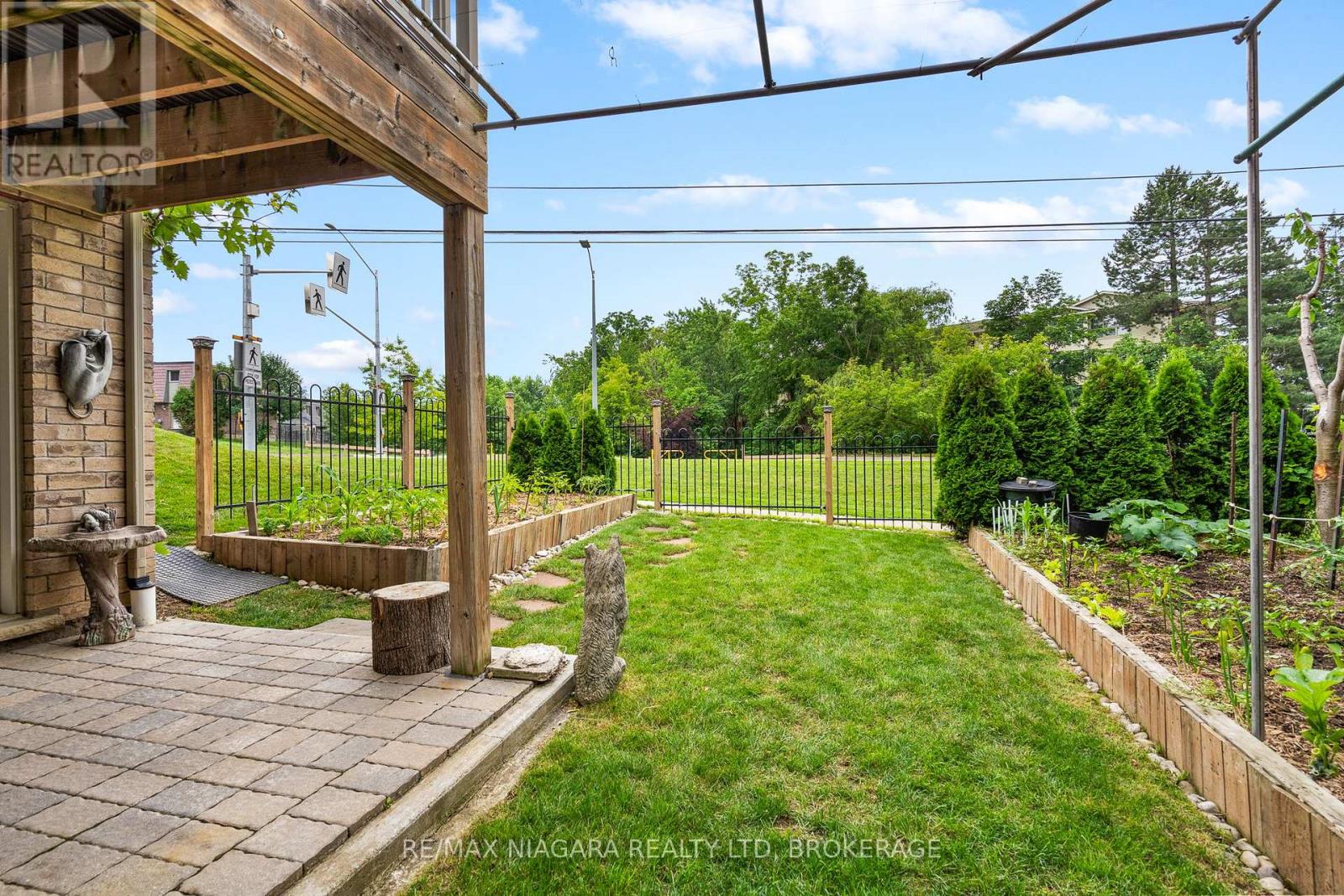 255 Lakeshore Road, St. Catharines, Ontario  L2M 1R9 - Photo 27 - X13536154