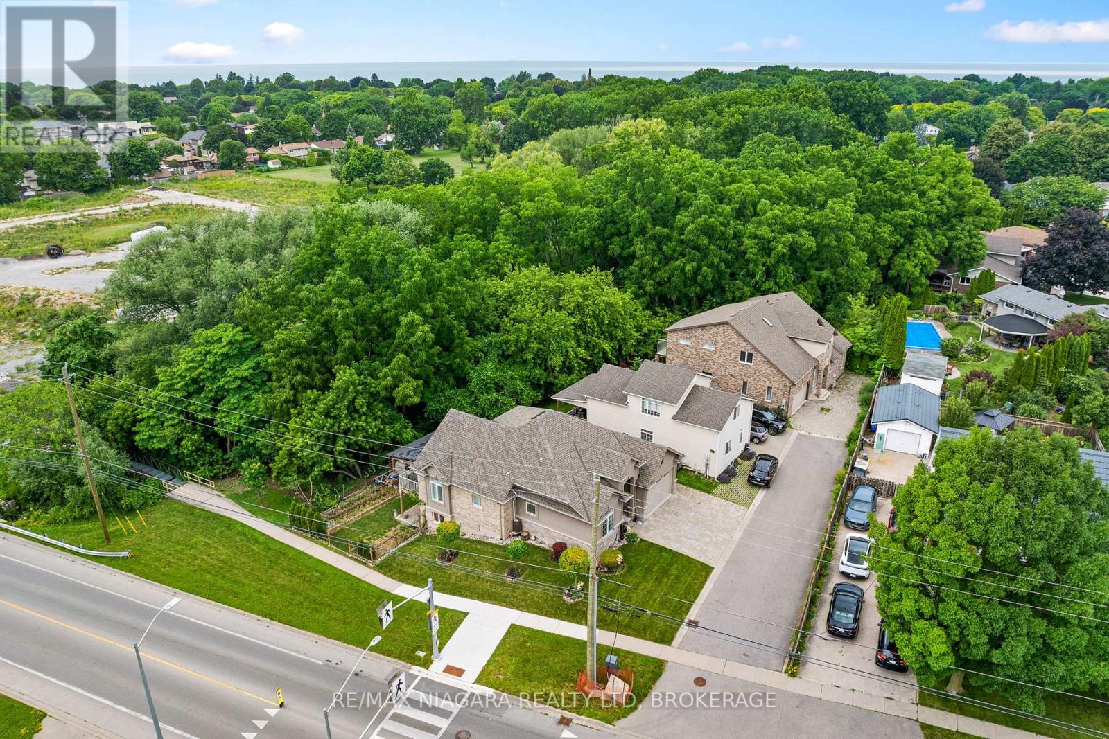 255 Lakeshore Road, St. Catharines, Ontario  L2M 1R9 - Photo 38 - X13536154