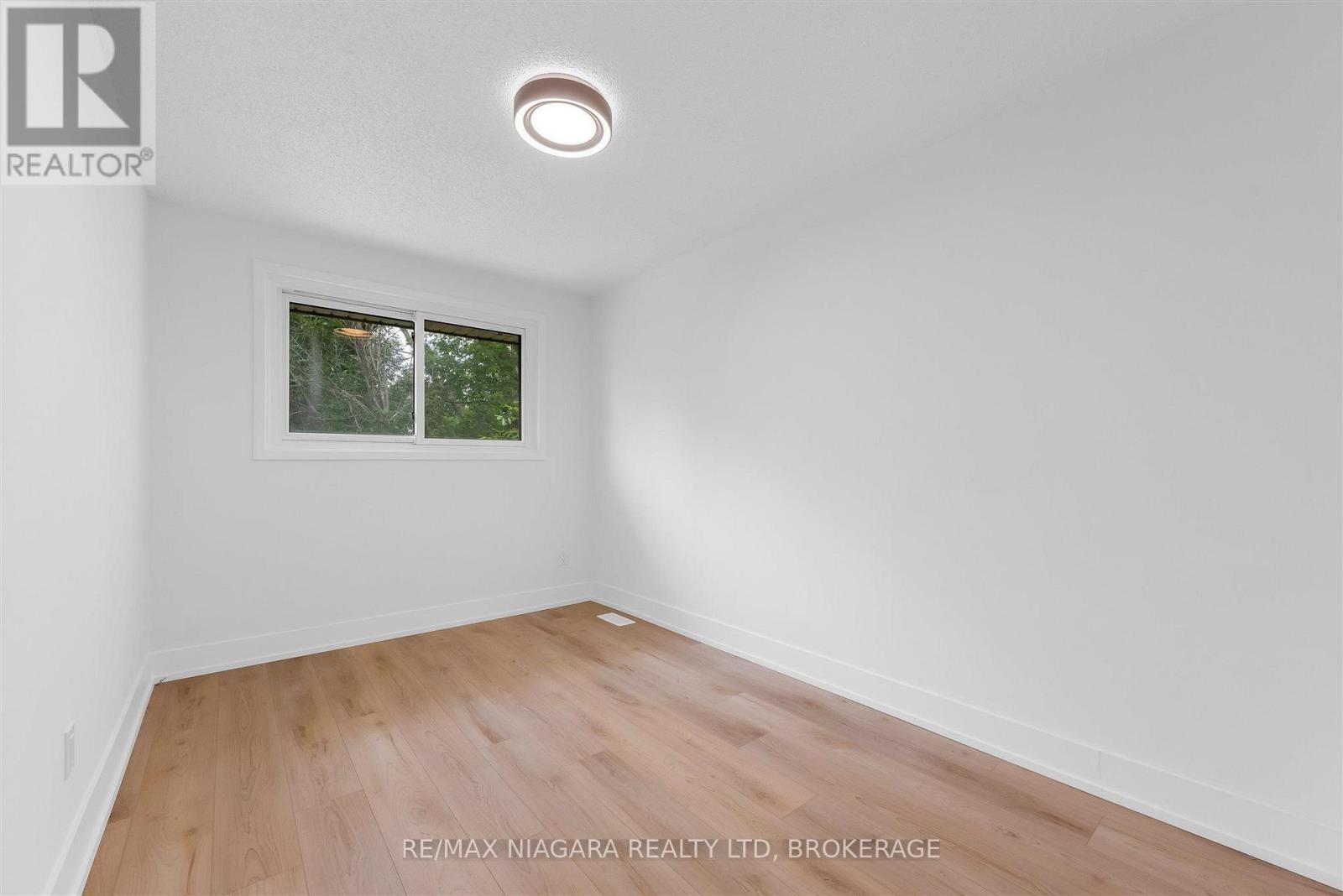 2 Baldwin Crescent, Thorold, Ontario  L2V 4H5 - Photo 14 - X13536390