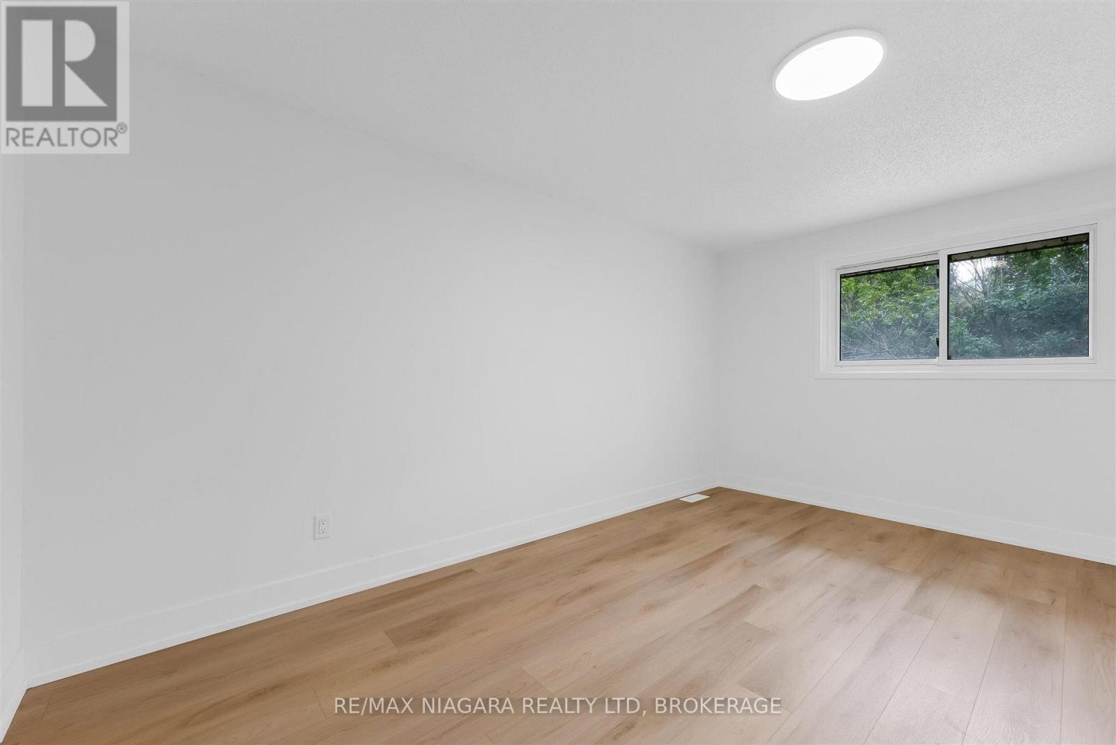 2 Baldwin Crescent, Thorold, Ontario  L2V 4H5 - Photo 16 - X13536390