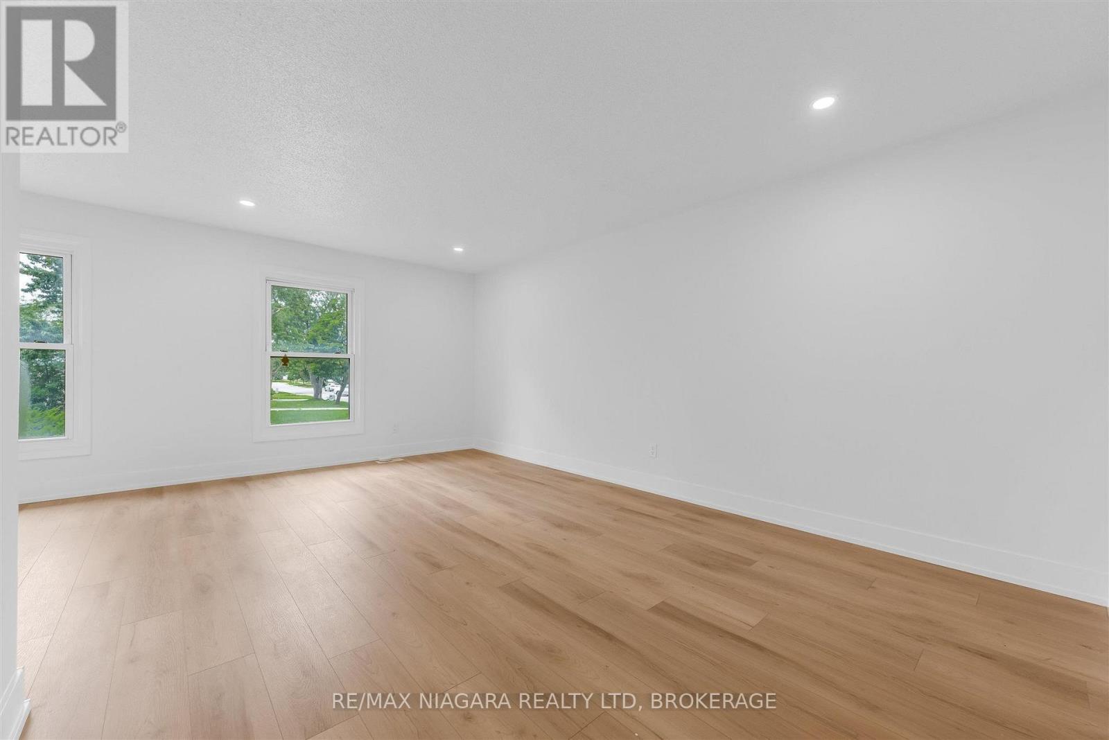 2 Baldwin Crescent, Thorold, Ontario  L2V 4H5 - Photo 5 - X13536390