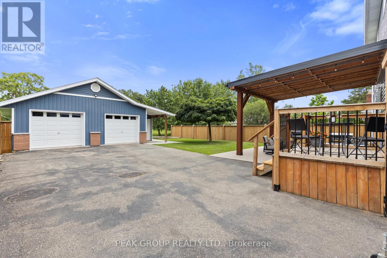 19 Bosnich Avenue, Welland, Ontario  L3C 2W6 - Photo 2 - X13536410