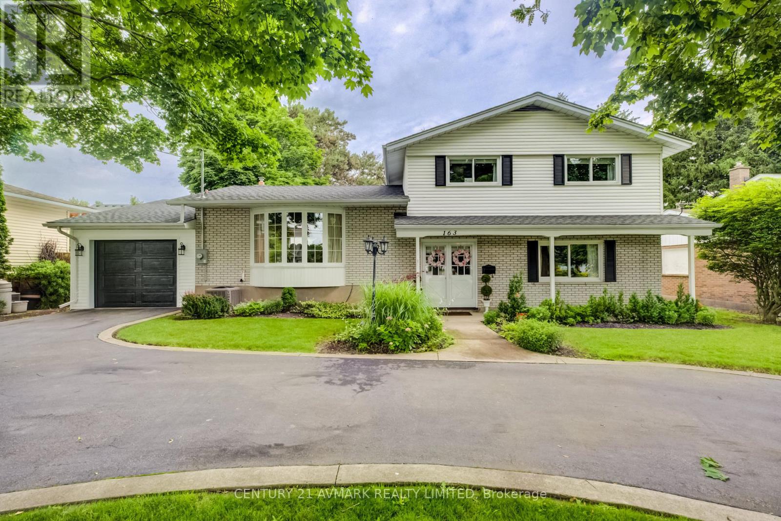163 LAKESHORE ROAD, St. Catharines, Ontario