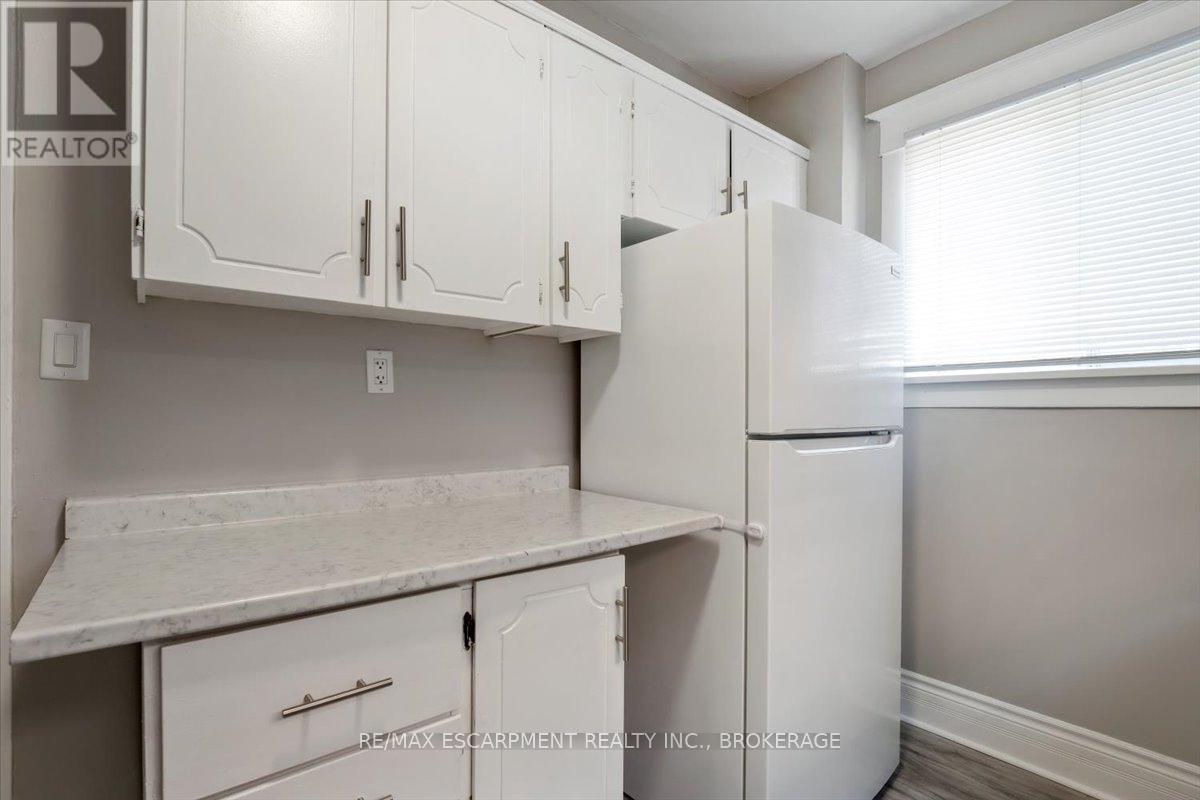 Main - 3 Carleton Street S, Thorold, Ontario  L2V 1Z5 - Photo 11 - X13537058