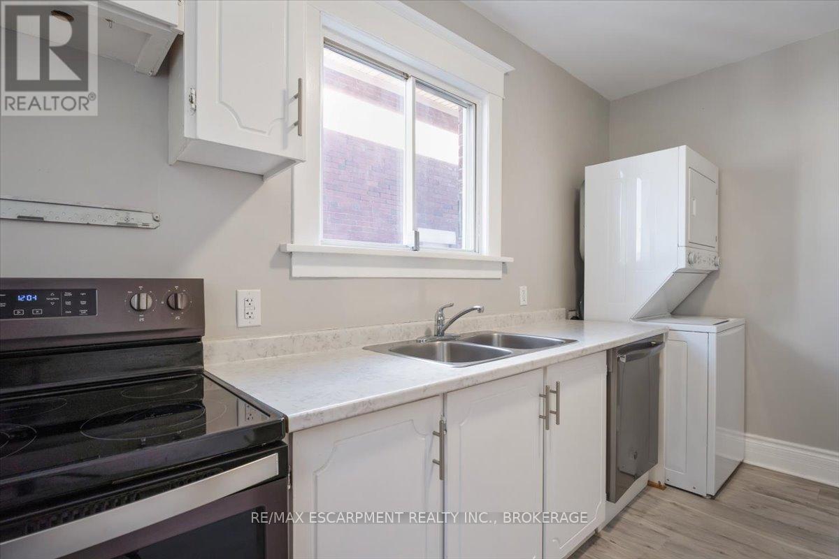 Main - 3 Carleton Street S, Thorold, Ontario  L2V 1Z5 - Photo 12 - X13537058