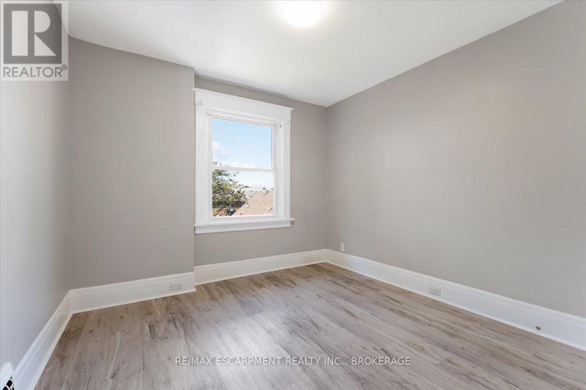 Main - 3 Carleton Street S, Thorold, Ontario  L2V 1Z5 - Photo 16 - X13537058