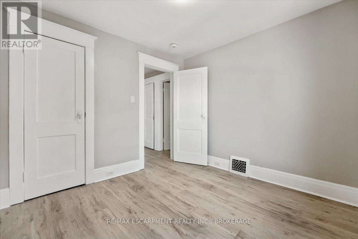 Main - 3 Carleton Street S, Thorold, Ontario  L2V 1Z5 - Photo 17 - X13537058