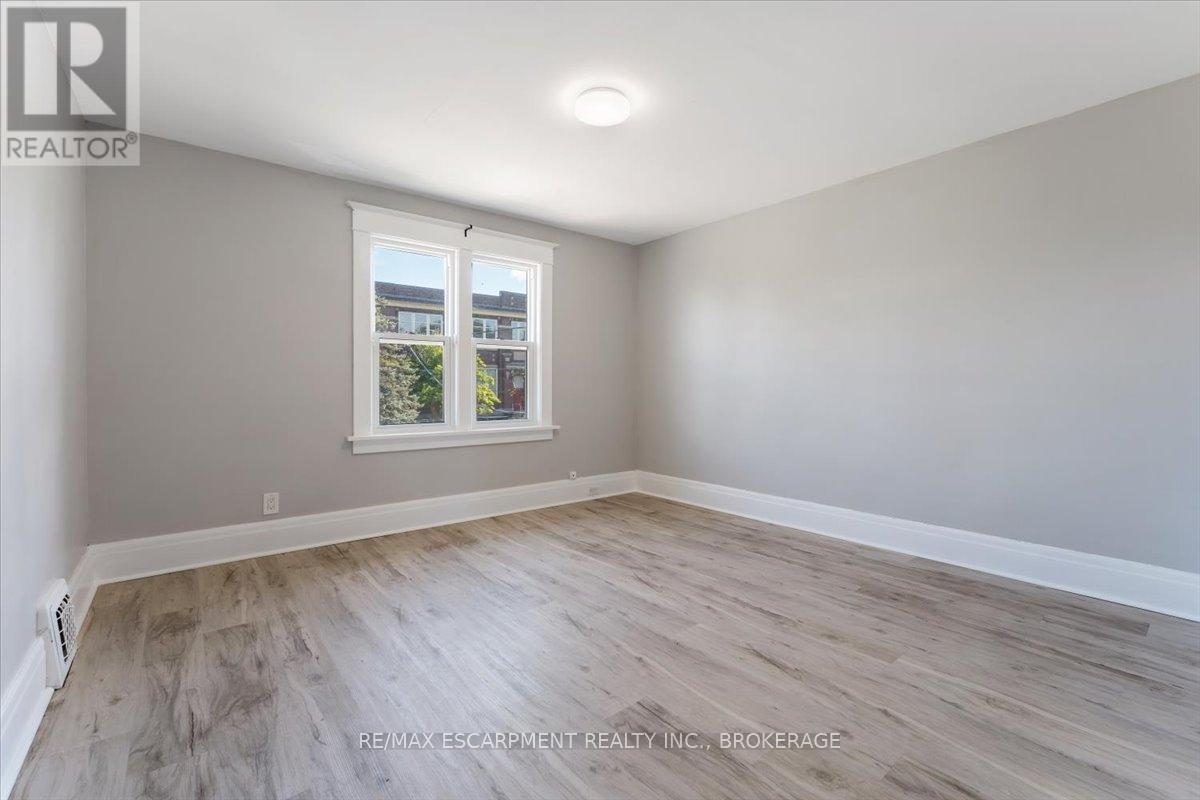 Main - 3 Carleton Street S, Thorold, Ontario  L2V 1Z5 - Photo 20 - X13537058