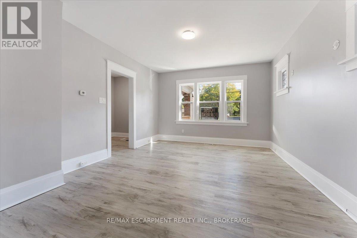 Main - 3 Carleton Street S, Thorold, Ontario  L2V 1Z5 - Photo 6 - X13537058