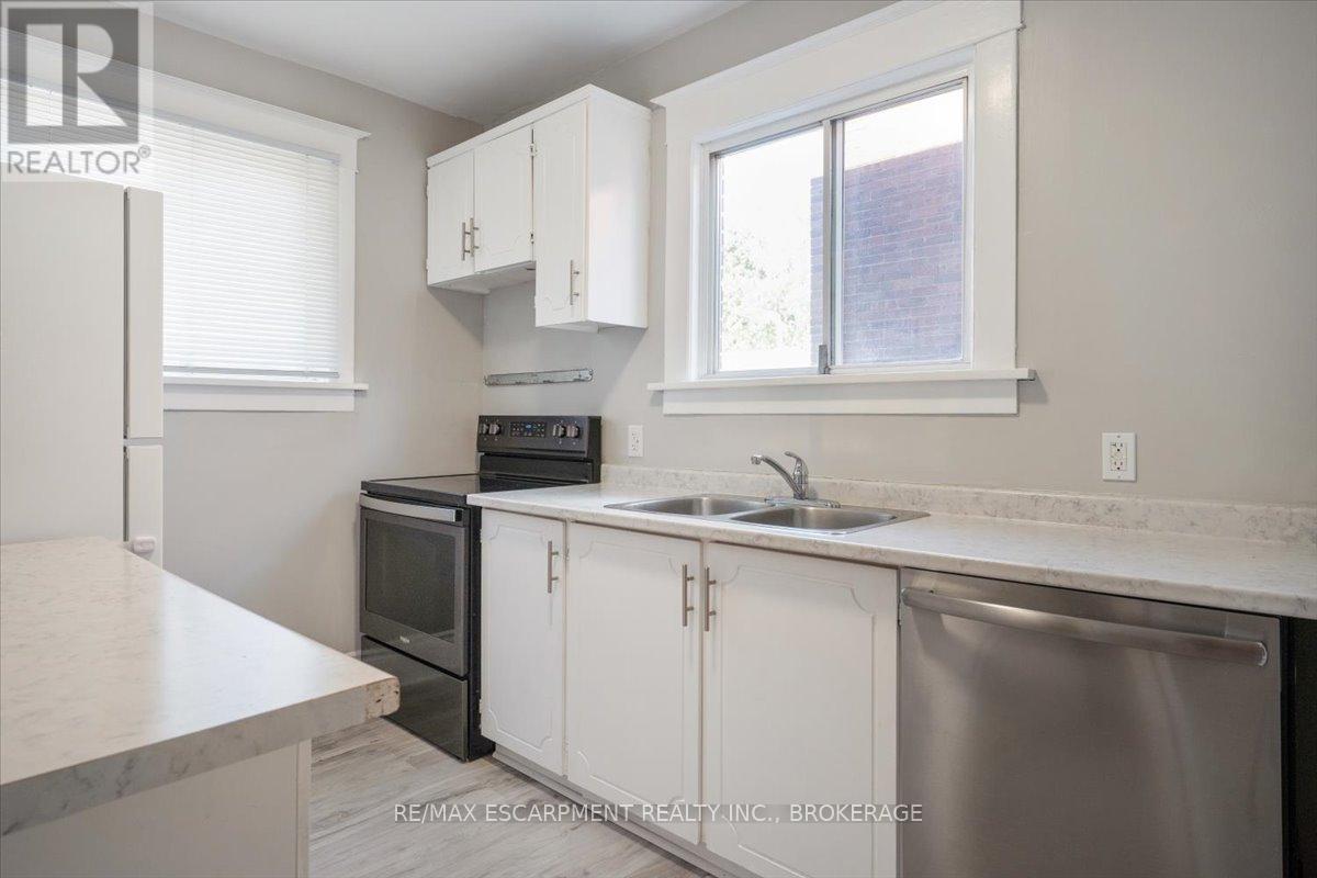 Main - 3 Carleton Street S, Thorold, Ontario  L2V 1Z5 - Photo 8 - X13537058