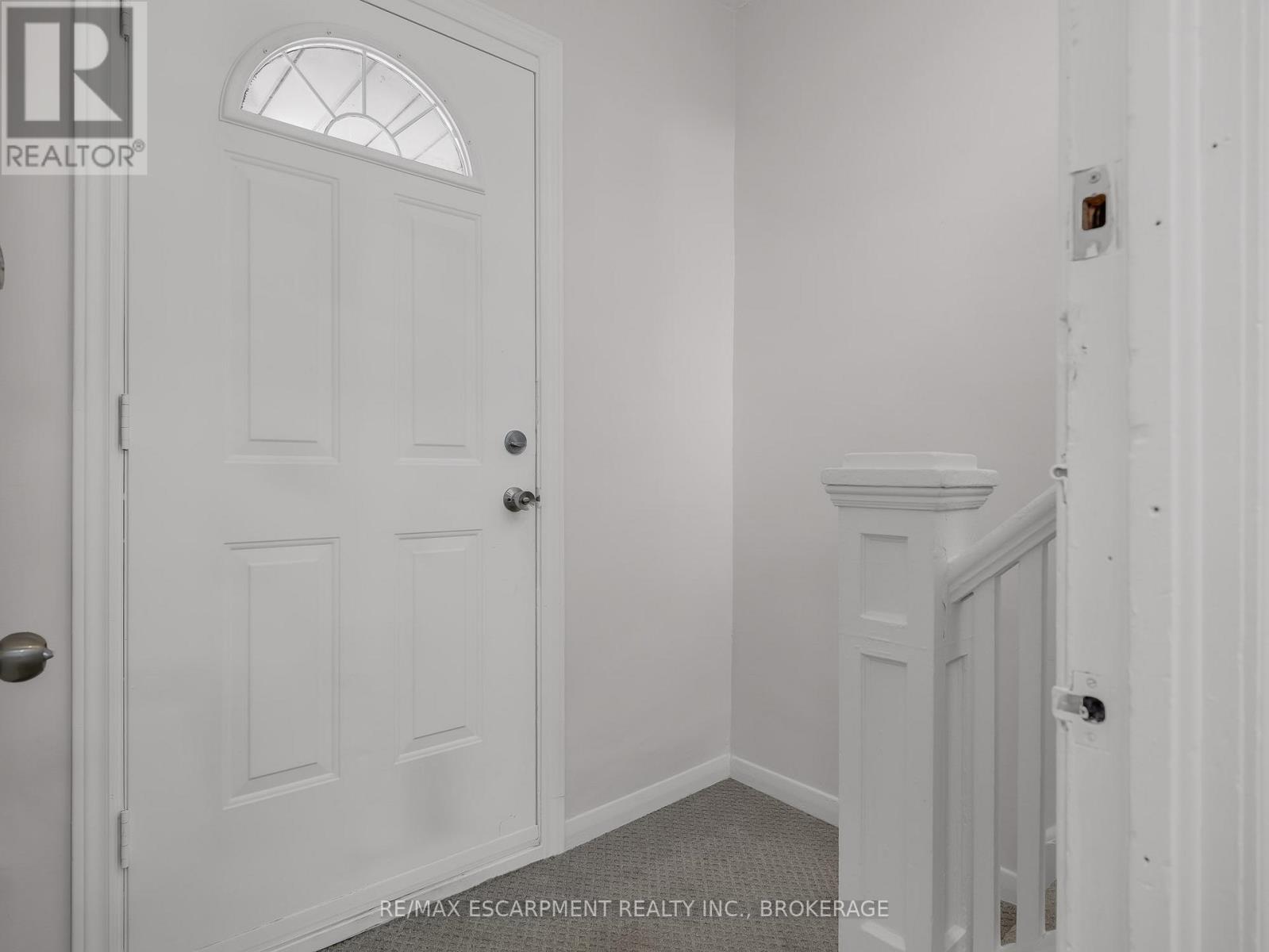 Upper - 7 Maitland Street, Thorold, Ontario  L2V 3A4 - Photo 10 - X13537078