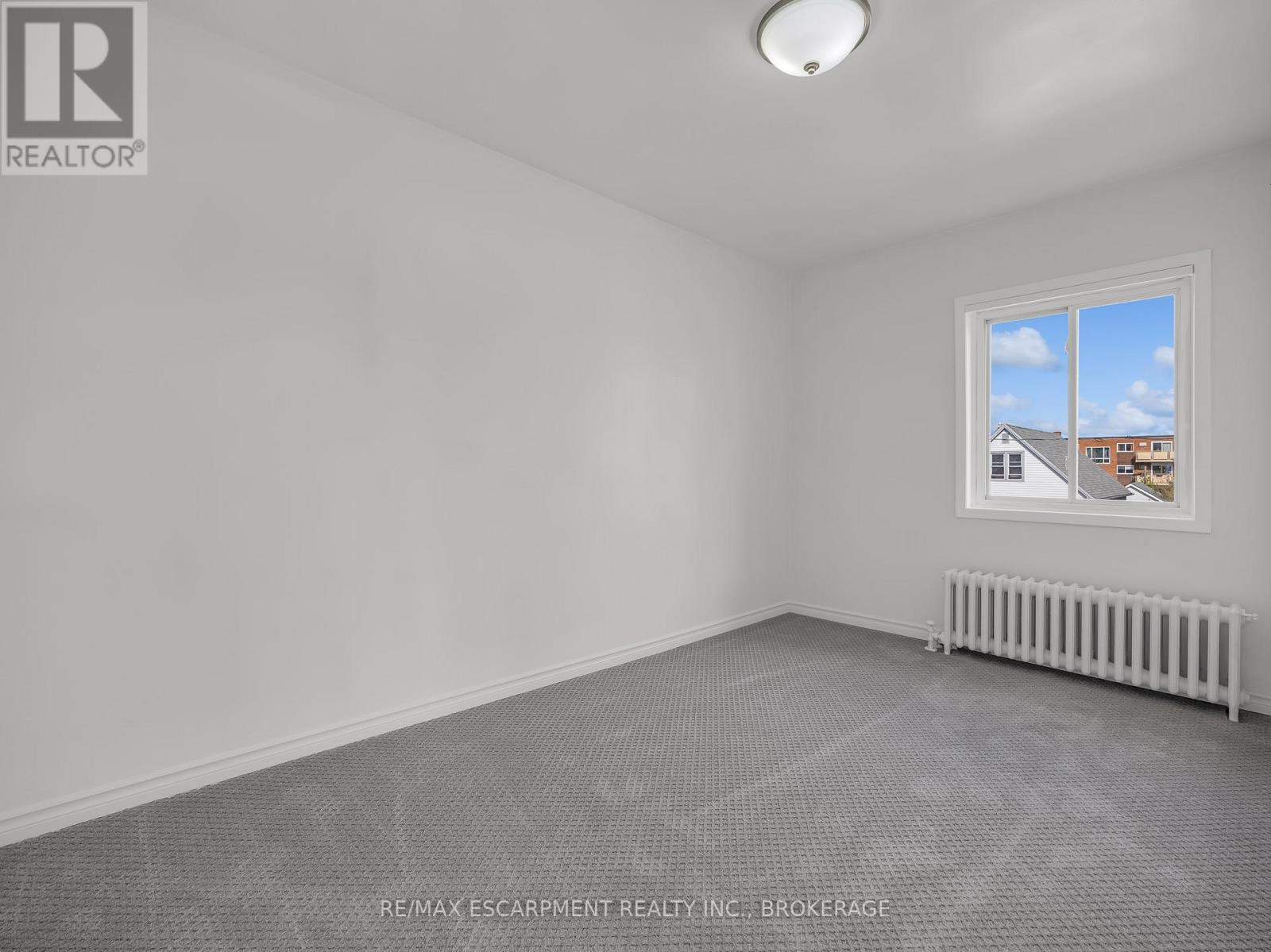 Upper - 7 Maitland Street, Thorold, Ontario  L2V 3A4 - Photo 5 - X13537078