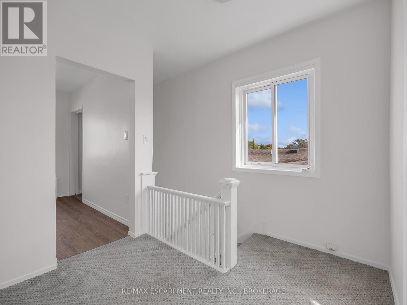 Upper - 7 Maitland Street, Thorold, Ontario  L2V 3A4 - Photo 6 - X13537078