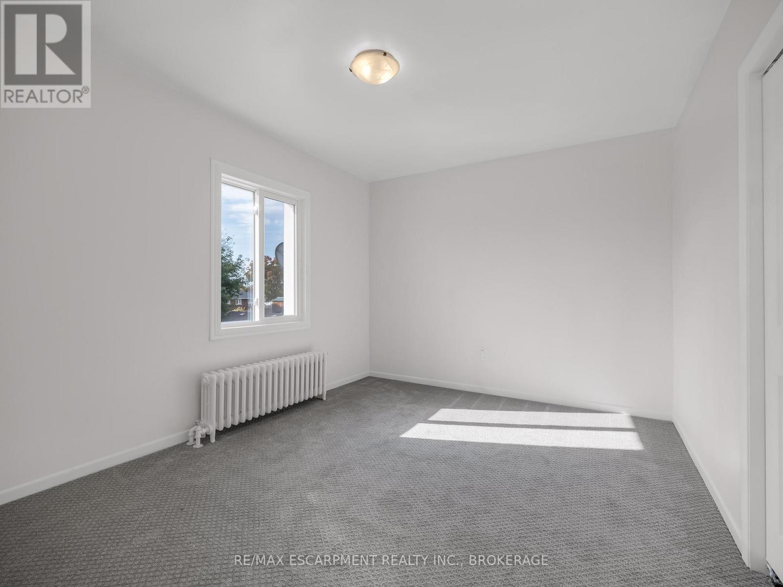 Upper - 7 Maitland Street, Thorold, Ontario  L2V 3A4 - Photo 8 - X13537078