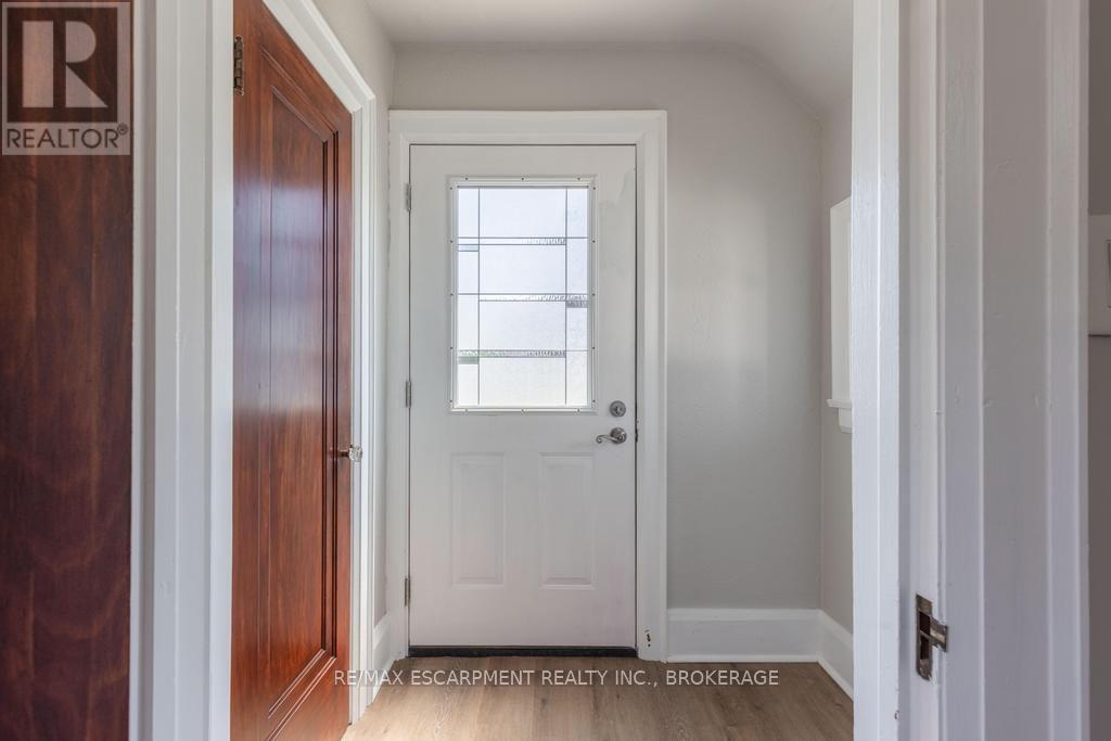 5701 Dorchester Road, Niagara Falls, Ontario  L2G 5S5 - Photo 12 - X13537260
