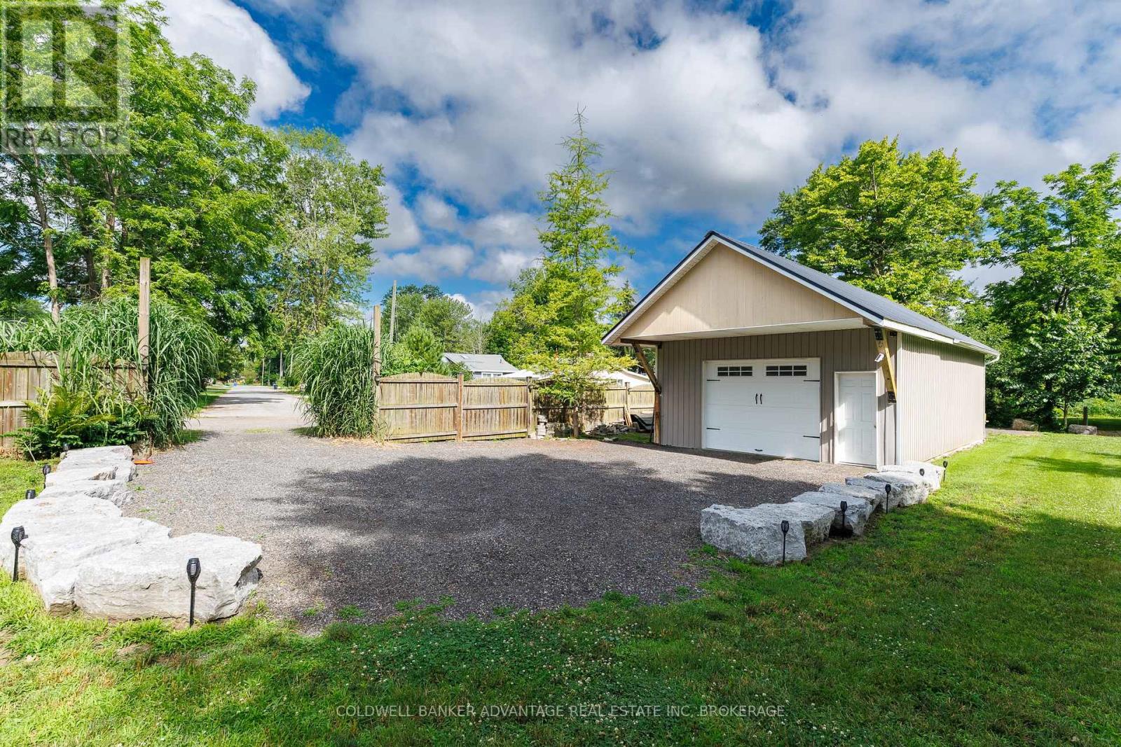 10448 Lakeshore Road W, Wainfleet, Ontario  L3K 5V4 - Photo 2 - X13537486