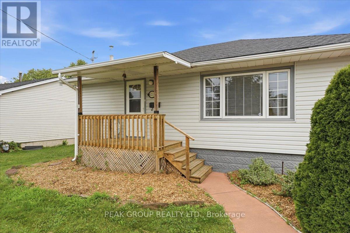 6233 Montrose Road, Niagara Falls, Ontario  L2H 1L5 - Photo 4 - X13538488
