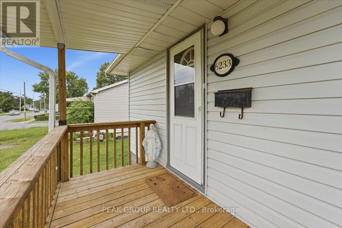 6233 Montrose Road, Niagara Falls, Ontario  L2H 1L5 - Photo 5 - X13538488