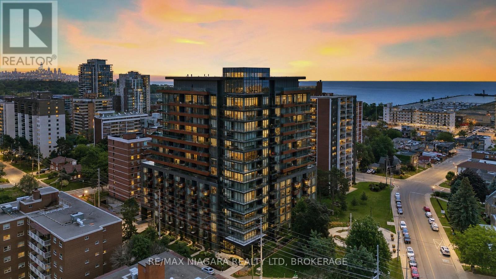 717 - 21 PARK STREET E, Mississauga, Ontario