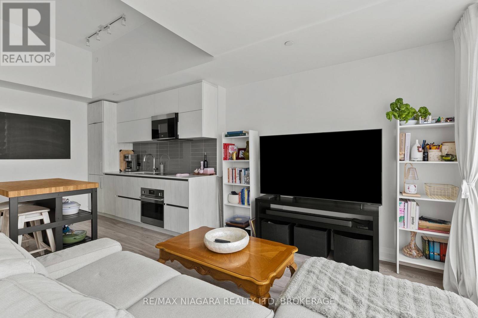 717 - 21 Park Street E, Mississauga, Ontario  L5G 1L7 - Photo 17 - W13540424