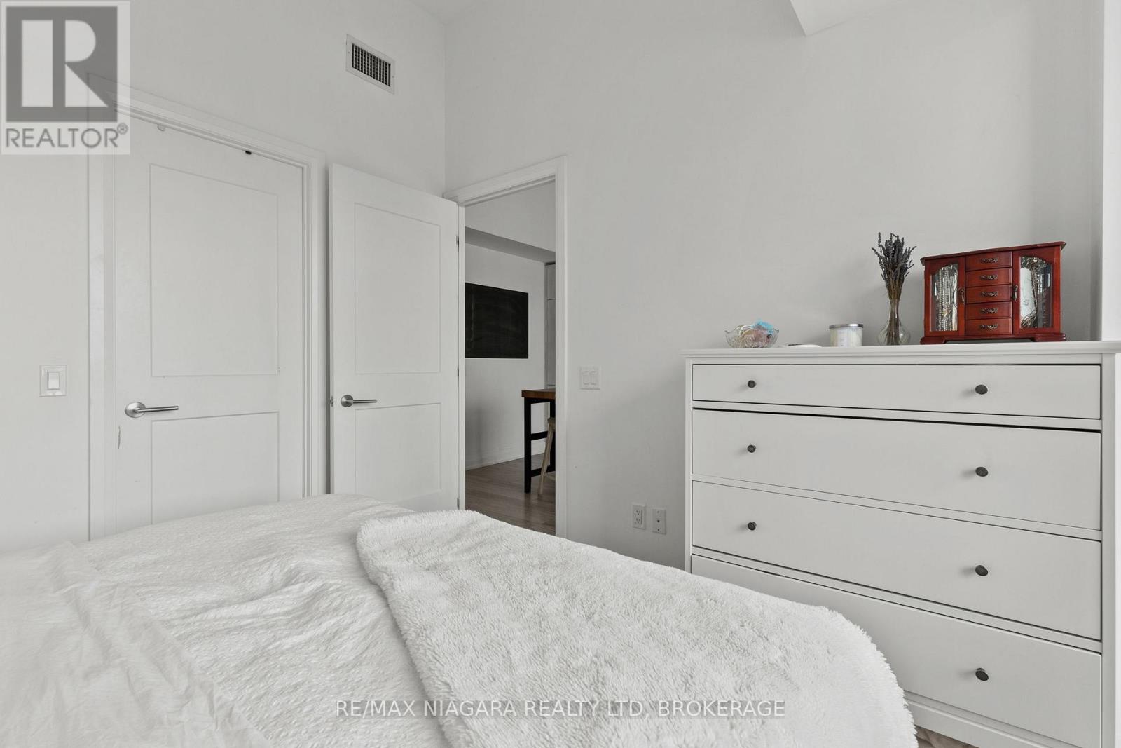 717 - 21 Park Street E, Mississauga, Ontario  L5G 1L7 - Photo 23 - W13540424