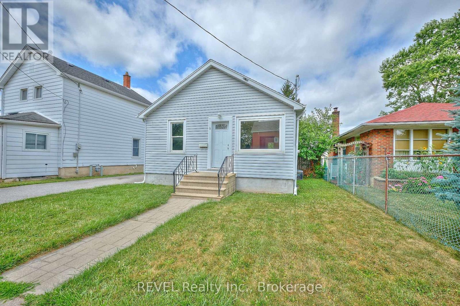 9 COLBORNE STREET, Thorold, Ontario