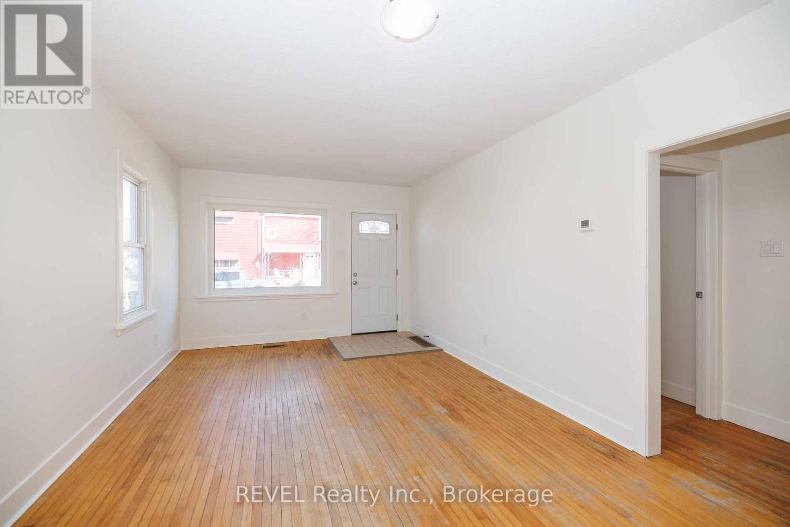 9 Colborne Street, Thorold, Ontario  L2V 3P6 - Photo 7 - X13540516