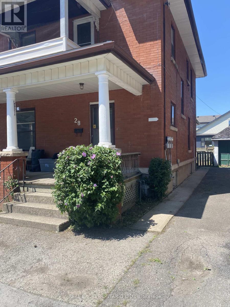 28 GROVE STREET, Welland, Ontario