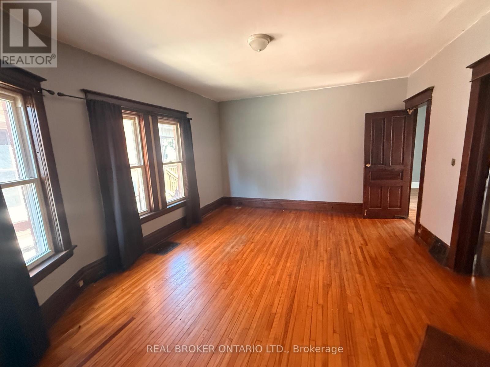 28 Grove Street, Welland, Ontario  L3B 4B4 - Photo 9 - X13541174