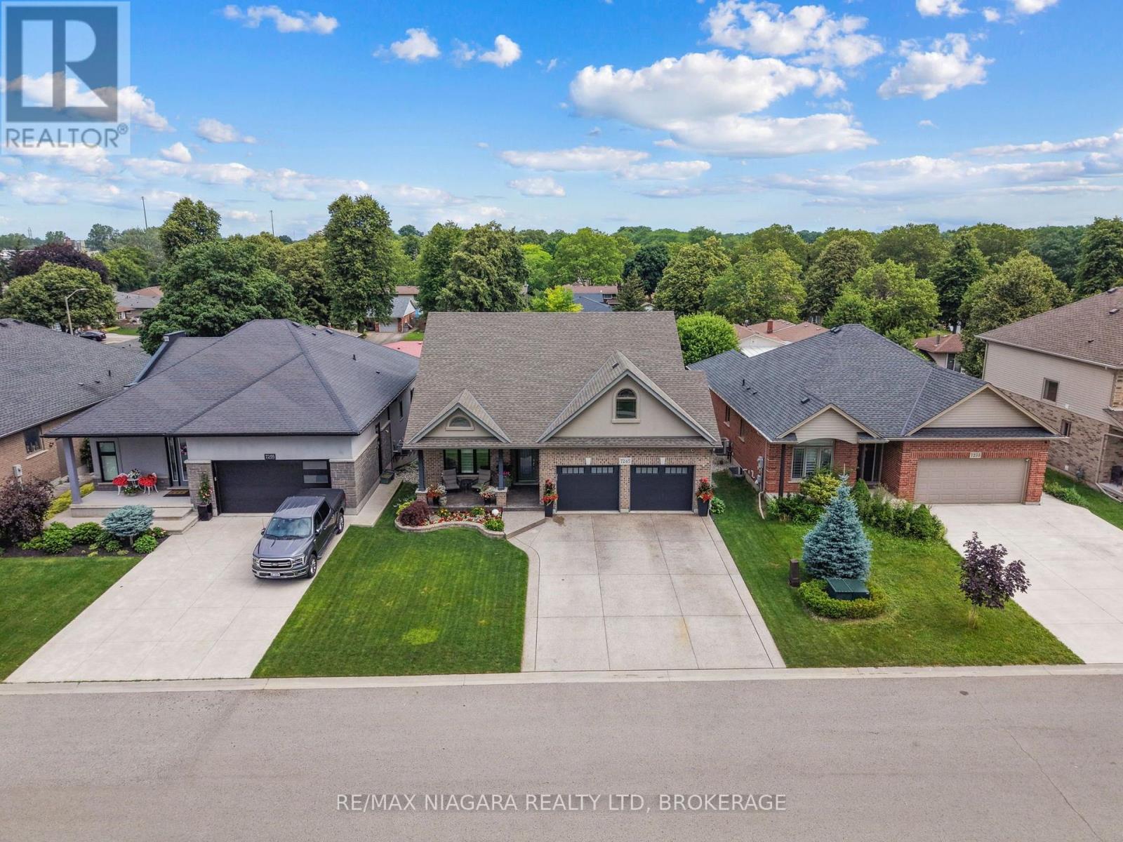 7245 Optimist Lane, Niagara Falls, Ontario  L2E 0B3 - Photo 2 - X13541496