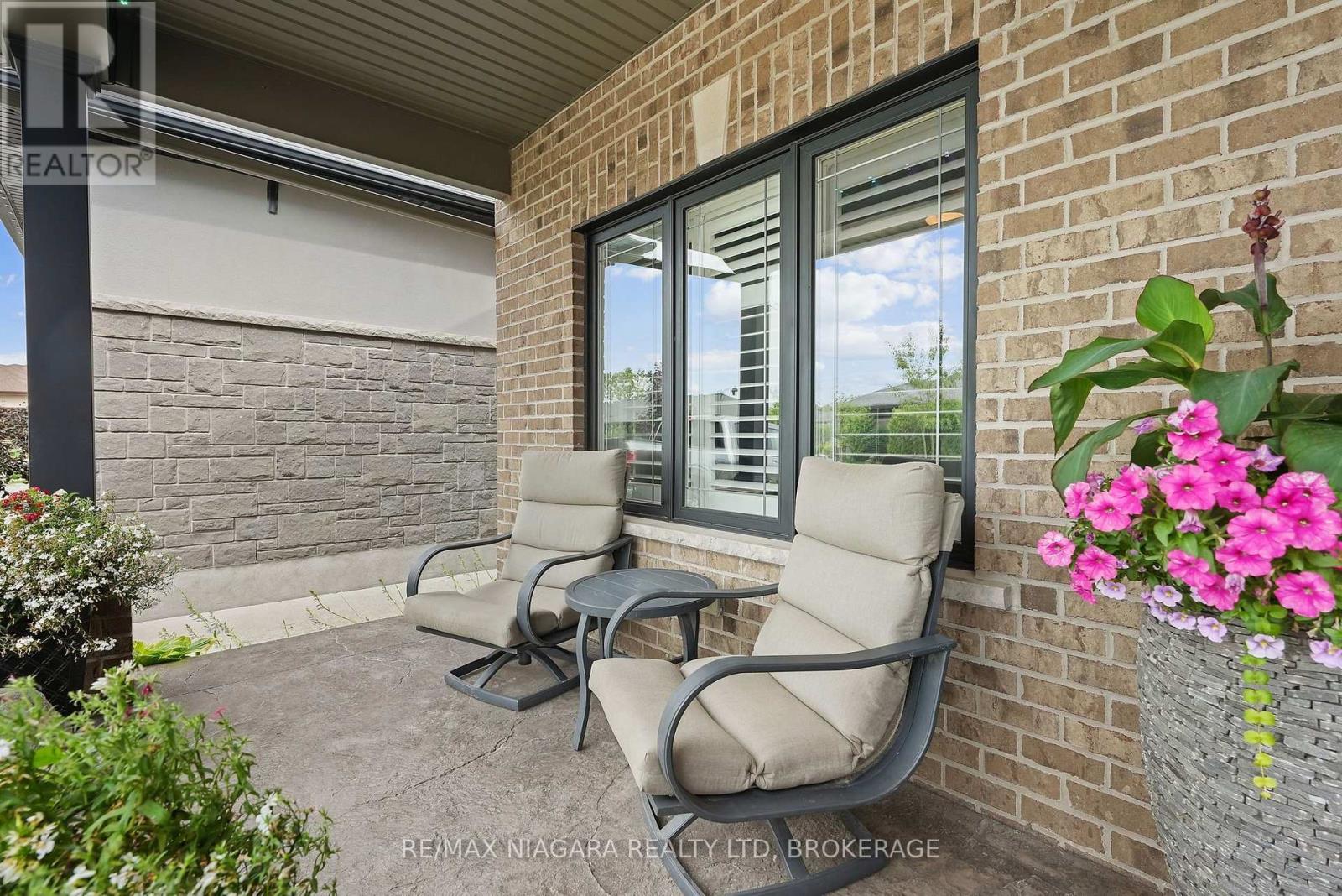 7245 Optimist Lane, Niagara Falls, Ontario  L2E 0B3 - Photo 3 - X13541496