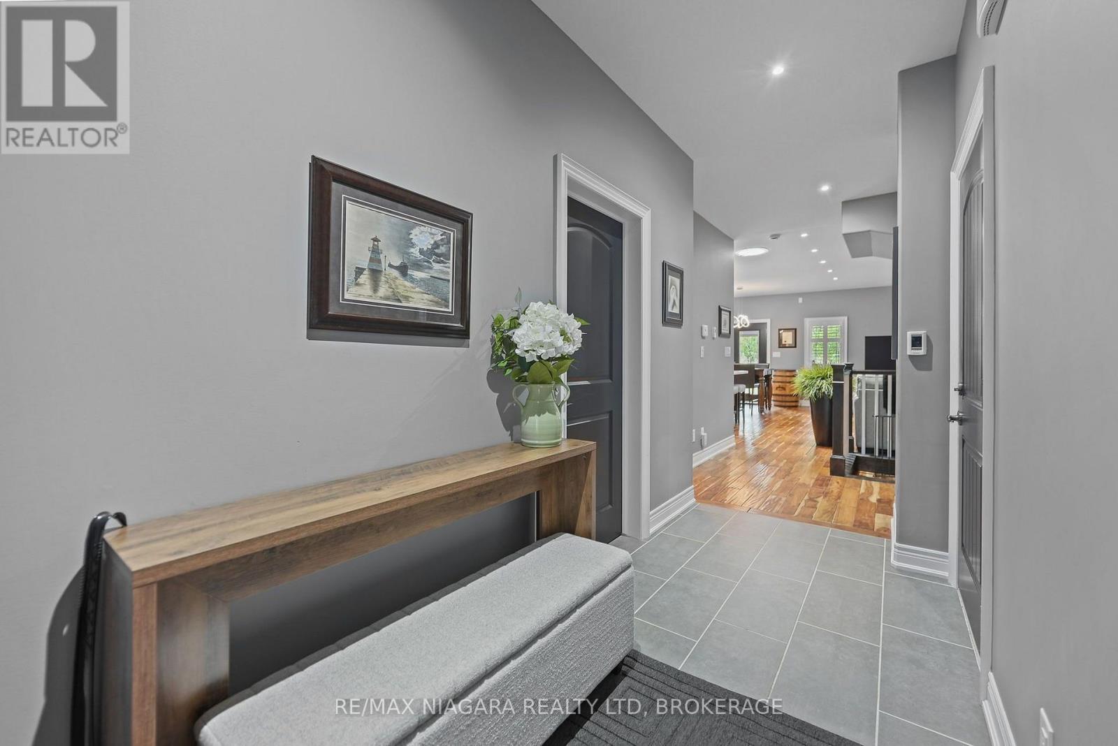 7245 Optimist Lane, Niagara Falls, Ontario  L2E 0B3 - Photo 5 - X13541496