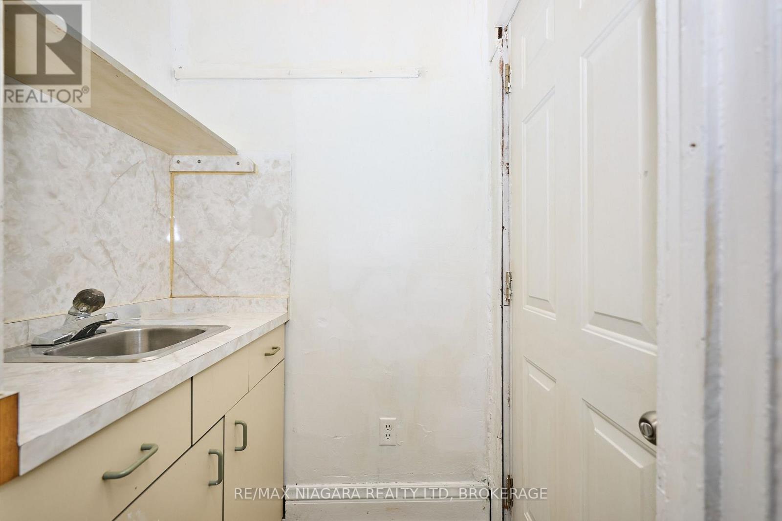 105a Welland Avenue, St. Catharines, Ontario  L2R 2H4 - Photo 18 - X13541874
