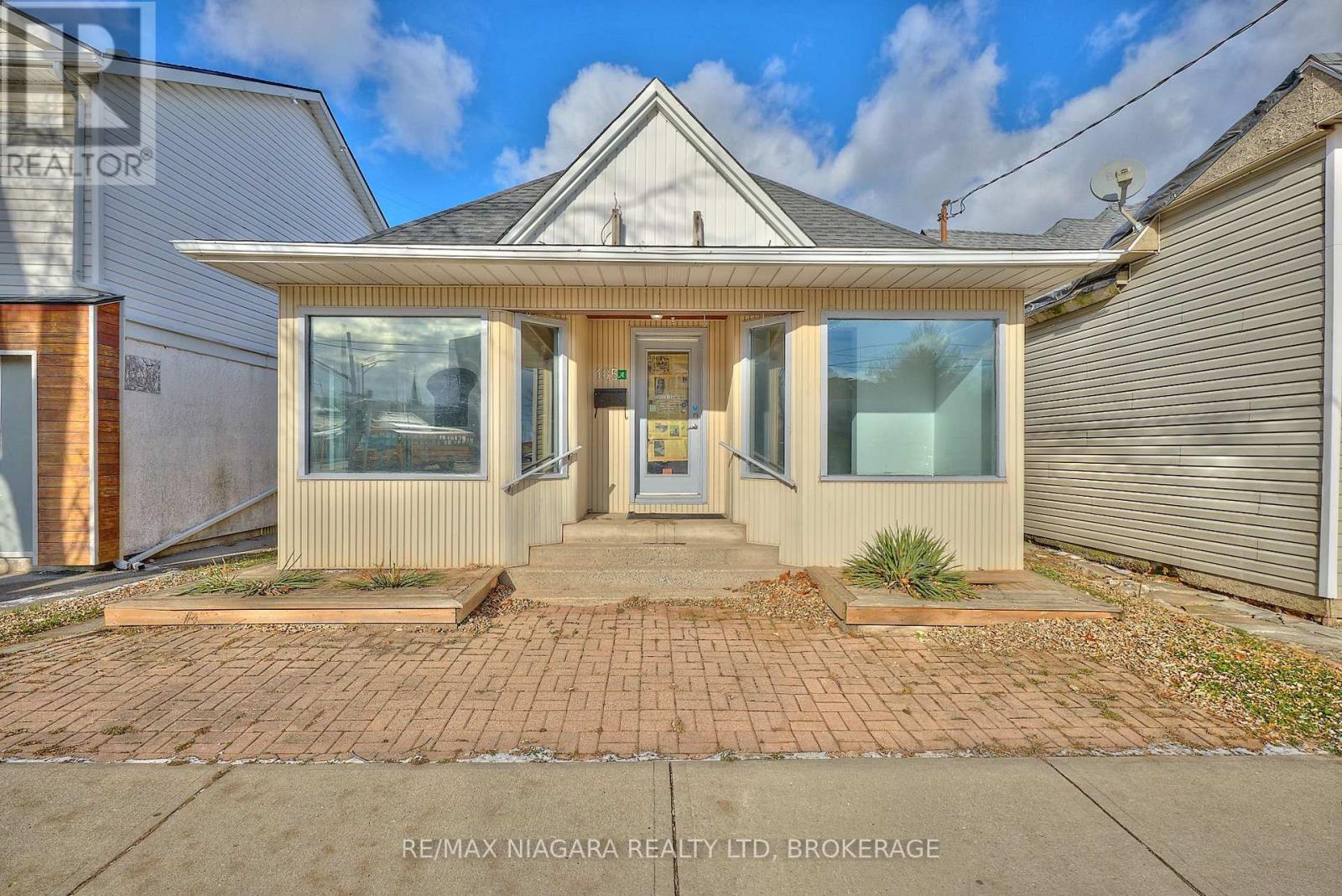 105a Welland Avenue, St. Catharines, Ontario  L2R 2H4 - Photo 2 - X13541874