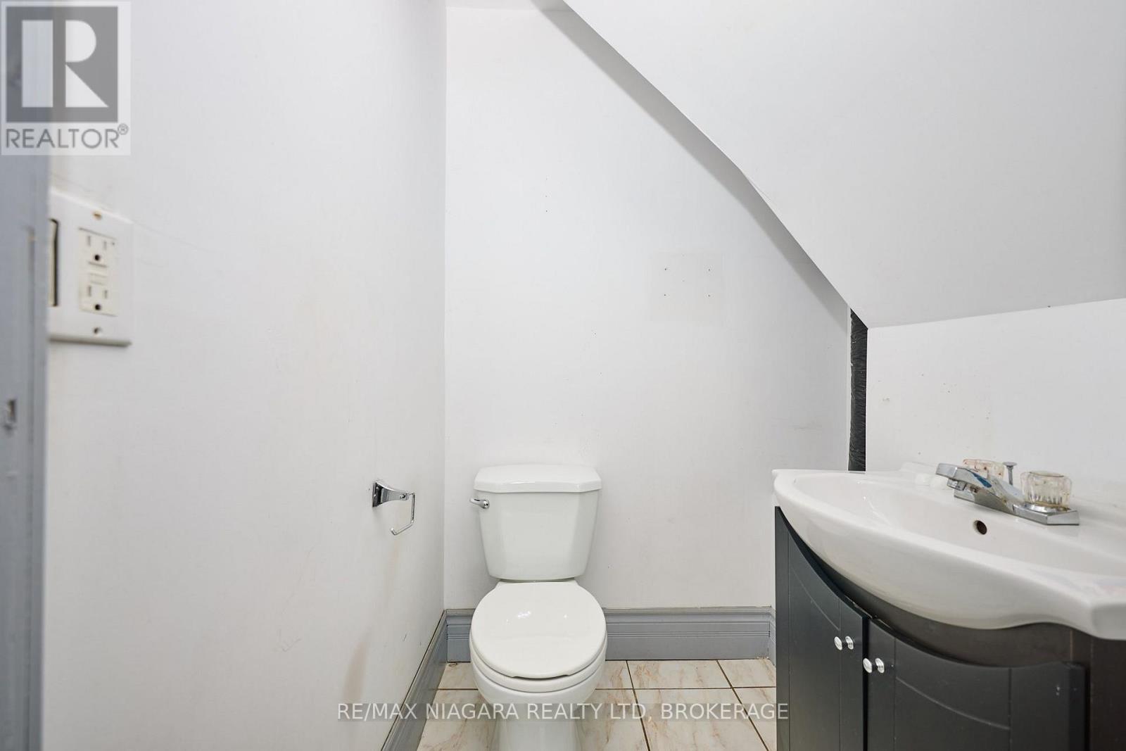 105a Welland Avenue, St. Catharines, Ontario  L2R 2H4 - Photo 12 - X13541878