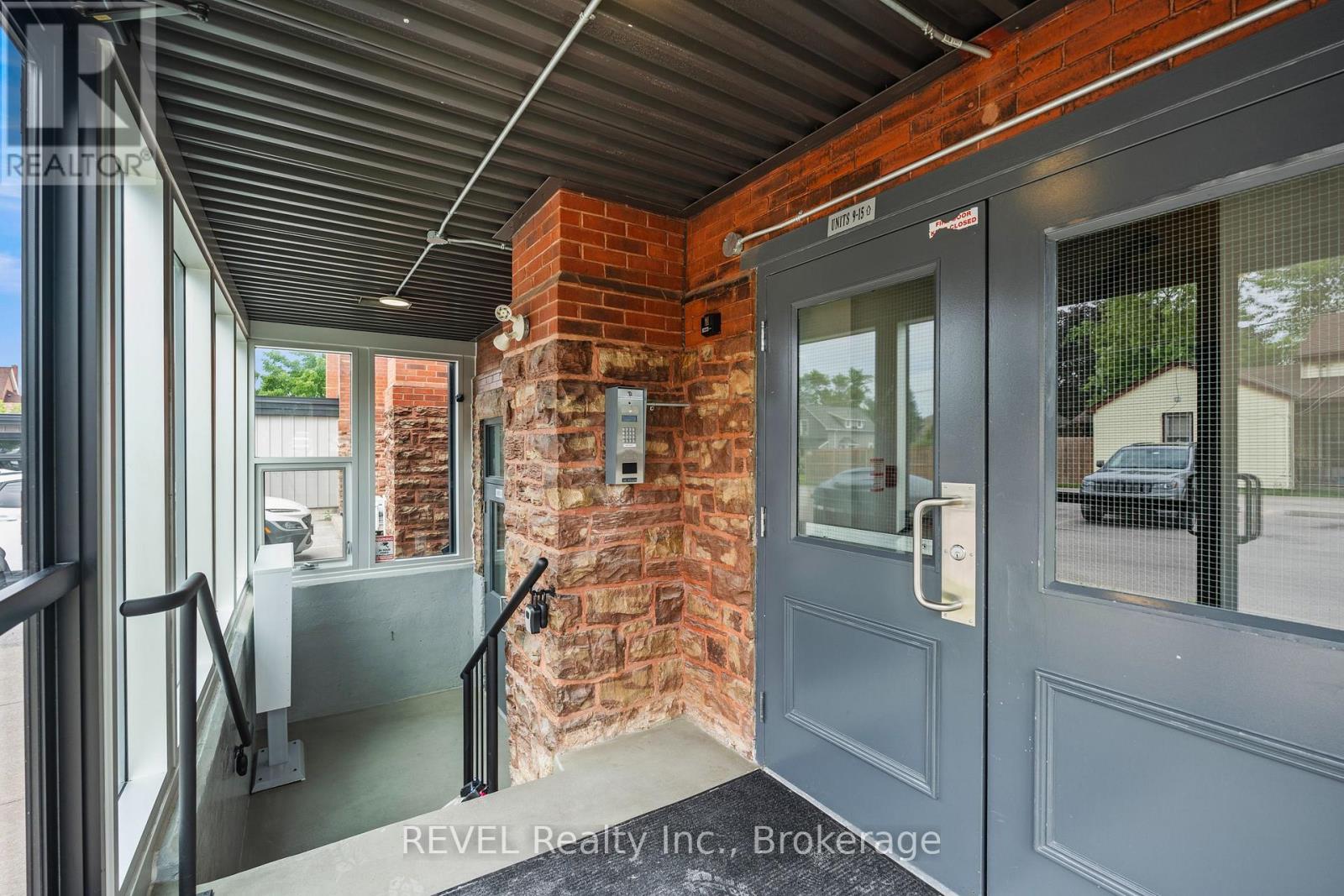 3 - 405 Merritt Street, St. Catharines, Ontario  L2P 1P5 - Photo 6 - X13541952