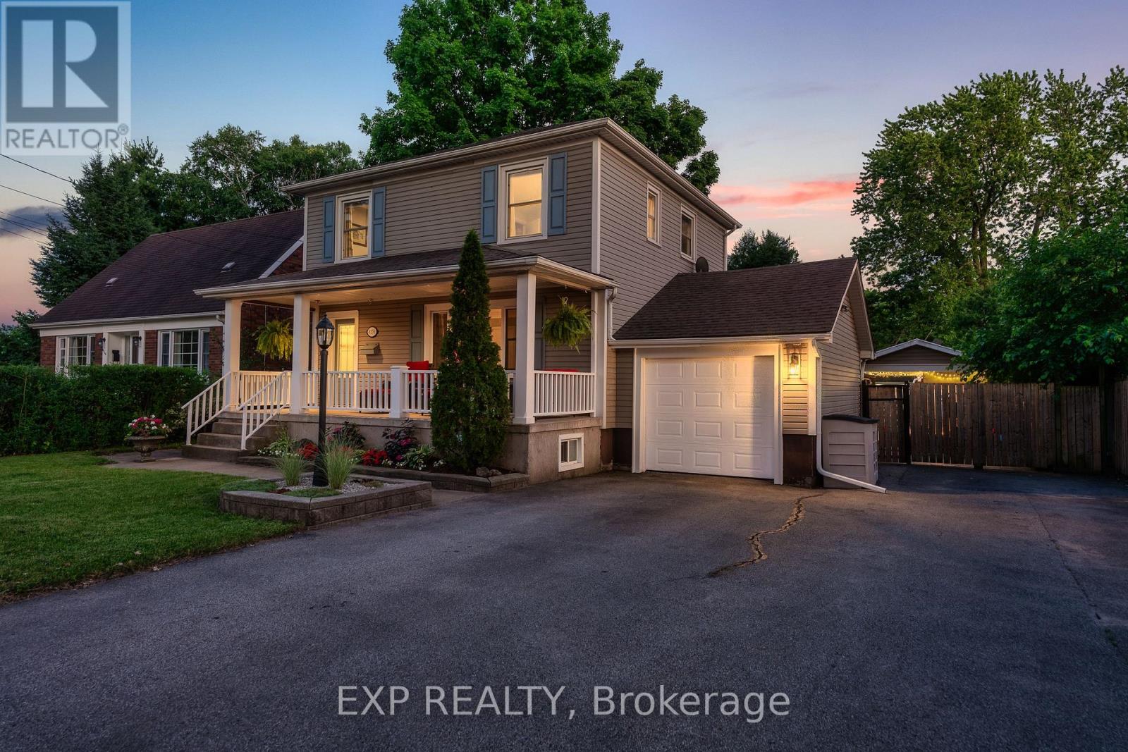 6276 Stamford Green Drive, Niagara Falls, Ontario  L2J 1T3 - Photo 2 - X13542430