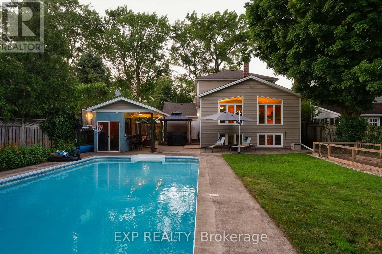 6276 Stamford Green Drive, Niagara Falls, Ontario  L2J 1T3 - Photo 3 - X13542430