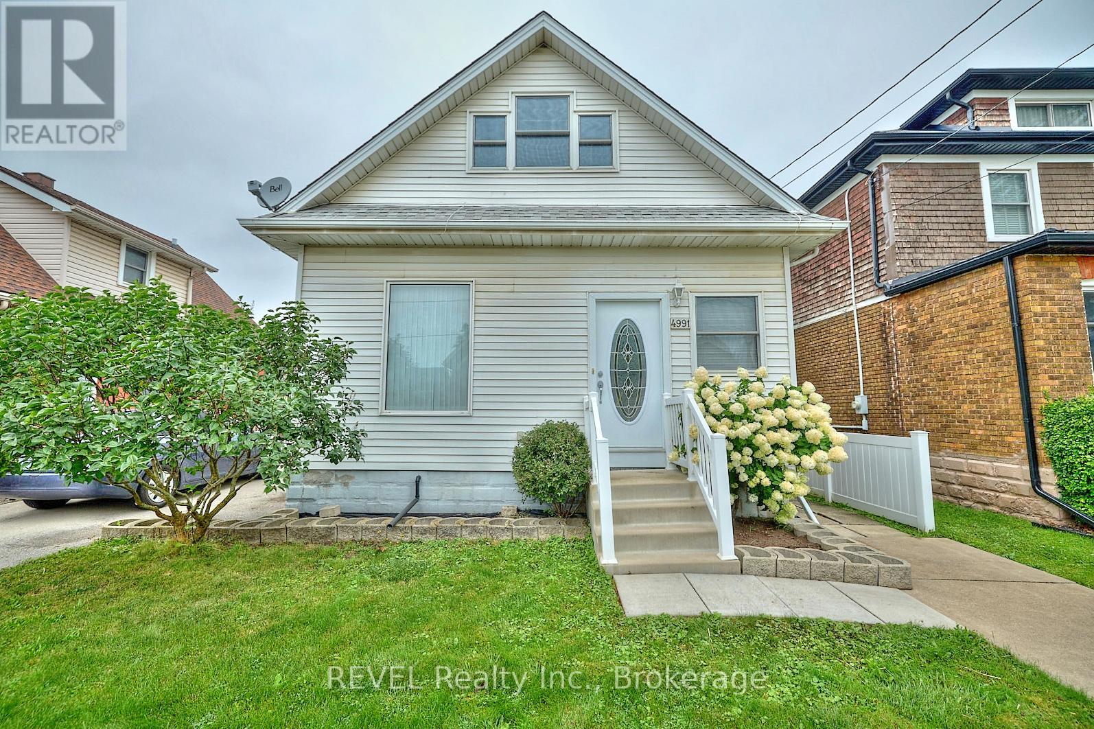 4991 Huron Street, Niagara Falls, Ontario  L2E 2J6 - Photo 2 - X13543126