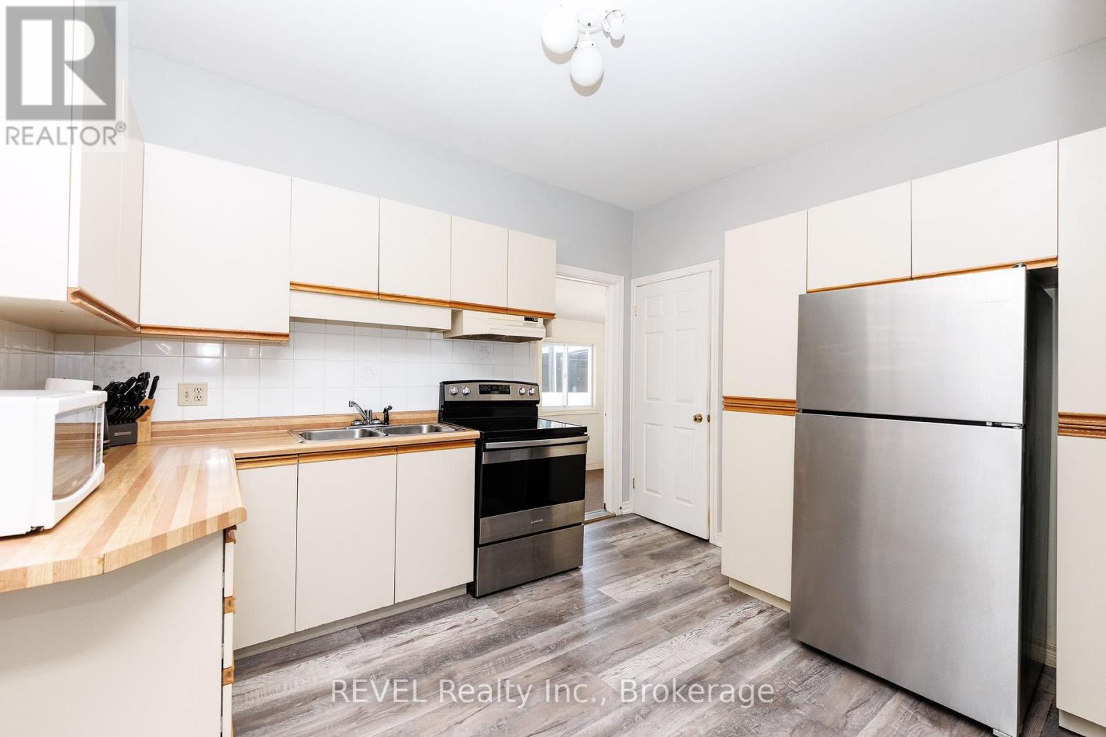 4991 Huron Street, Niagara Falls, Ontario  L2E 2J6 - Photo 7 - X13543126