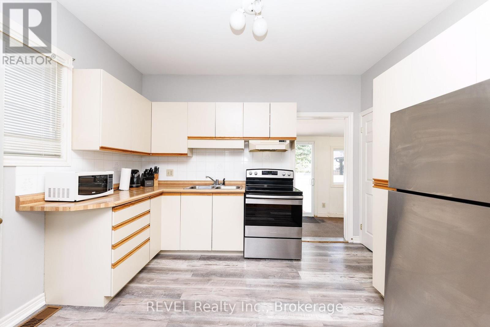 4991 Huron Street, Niagara Falls, Ontario  L2E 2J6 - Photo 8 - X13543126