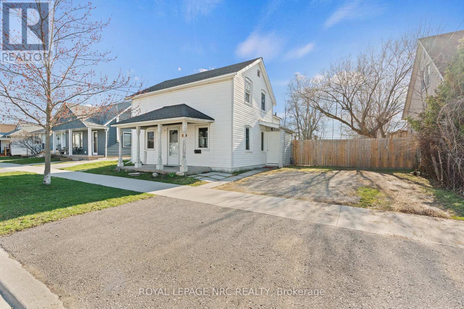 42 Leeper Street, St. Catharines, Ontario  L2S 2N2 - Photo 2 - X13543546