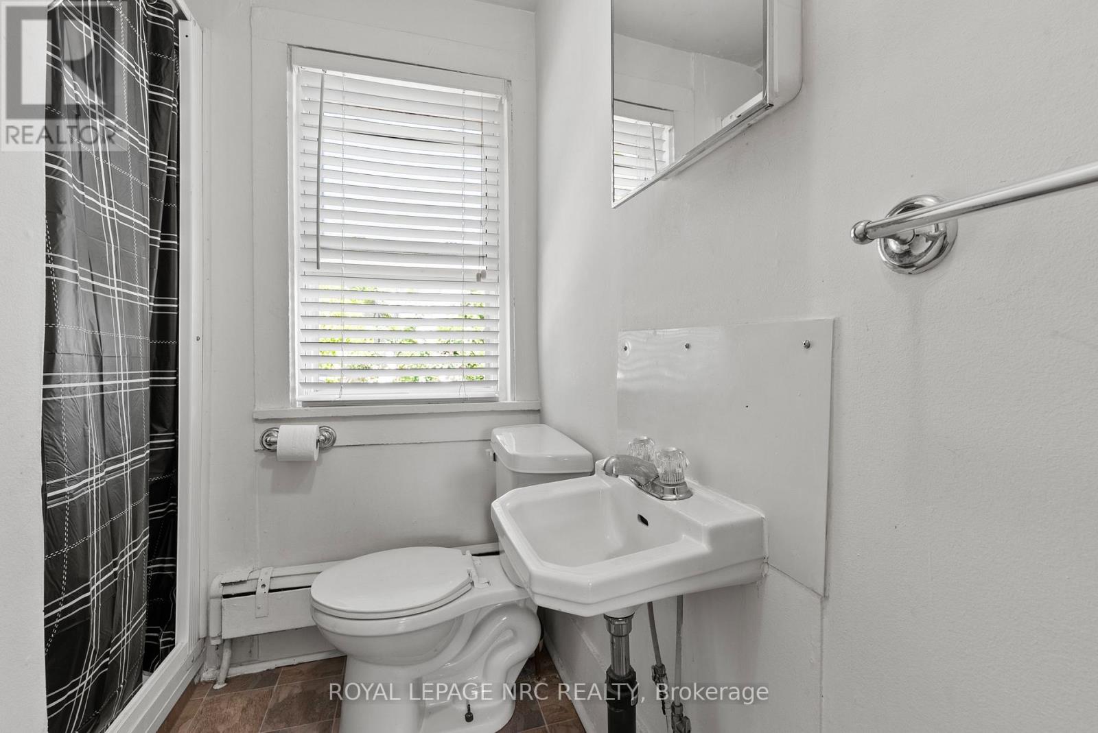 42 Leeper Street, St. Catharines, Ontario  L2S 2N2 - Photo 21 - X13543546