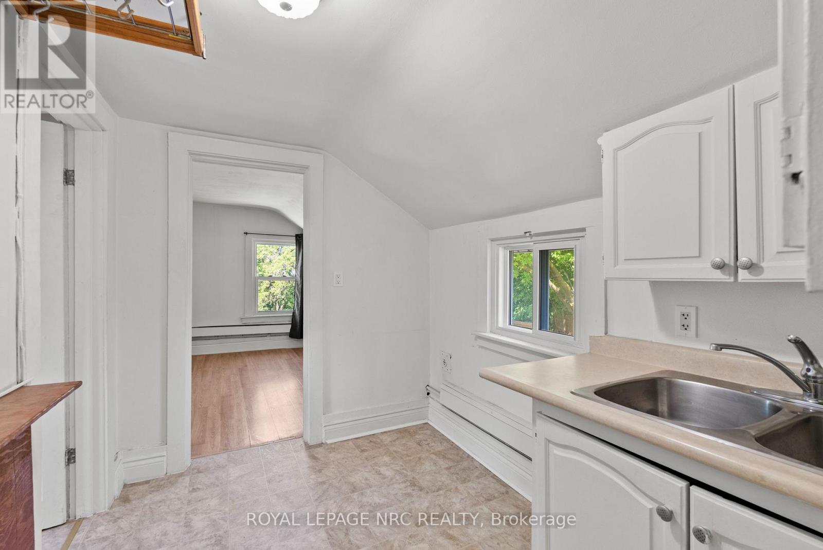 42 Leeper Street, St. Catharines, Ontario  L2S 2N2 - Photo 22 - X13543546