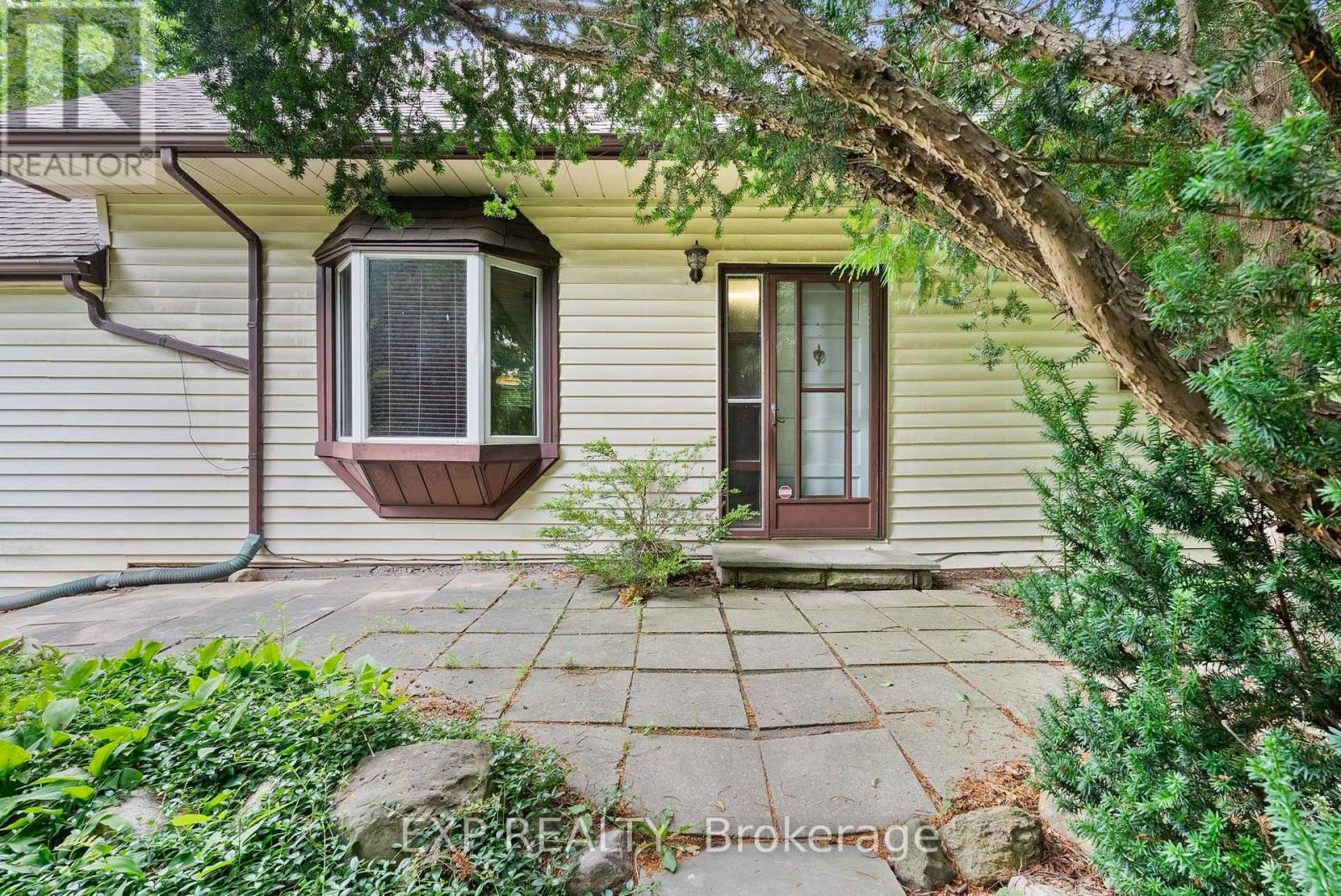 6192 Lyons Creek Road, Niagara Falls, Ontario  L2E 6S6 - Photo 4 - X13543798