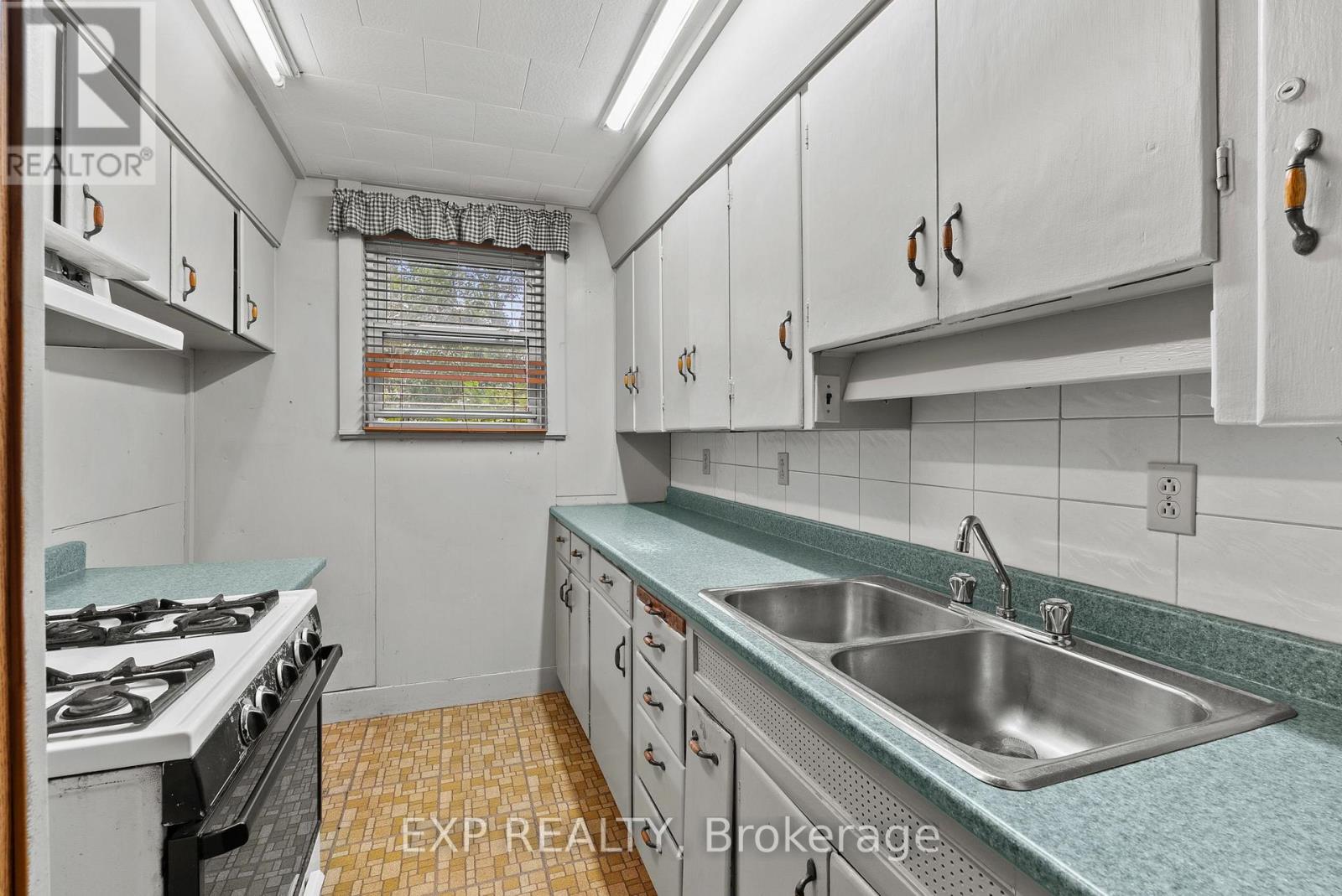 6192 Lyons Creek Road, Niagara Falls, Ontario  L2E 6S6 - Photo 9 - X13543798