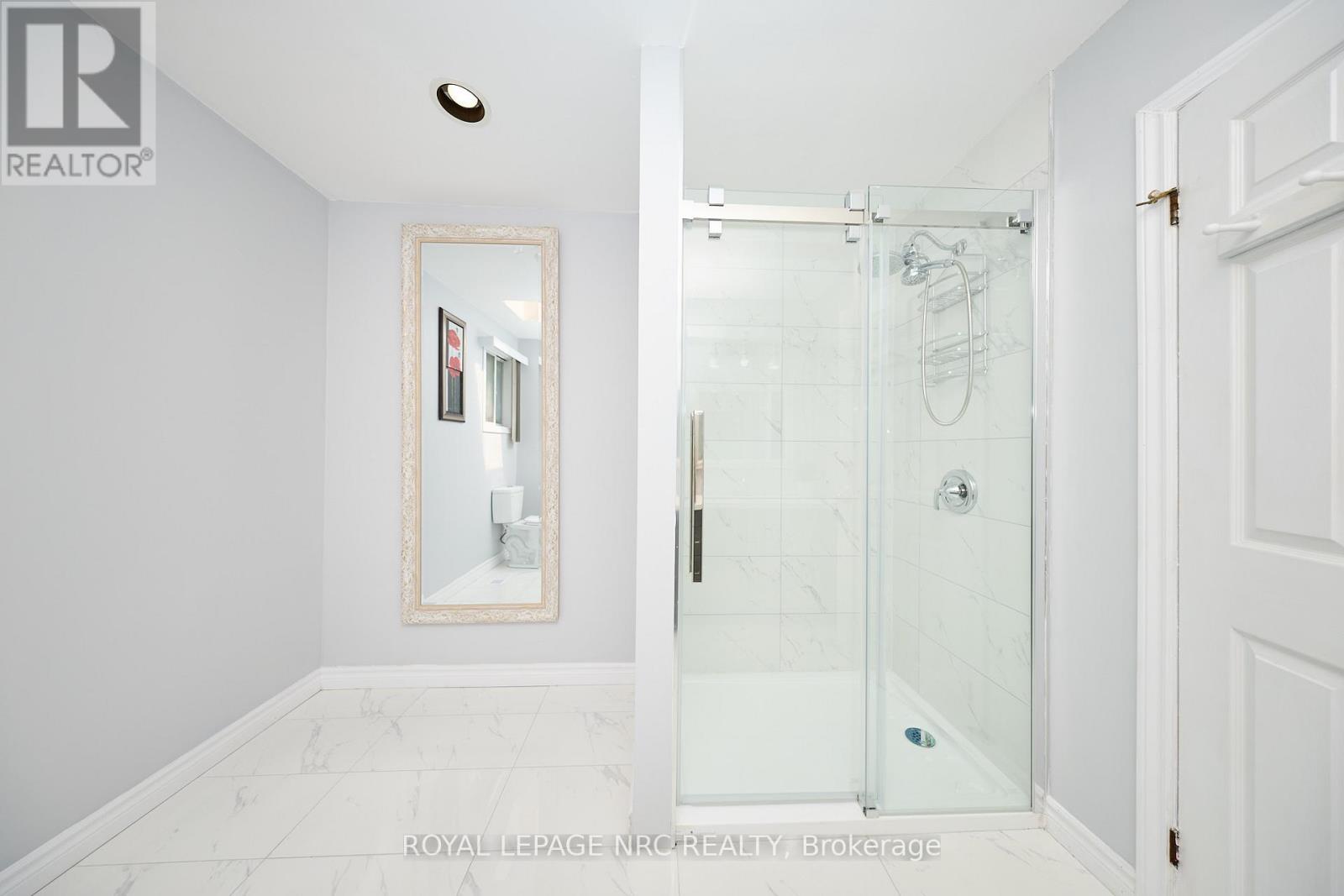 6090 Crimson Drive, Niagara Falls, Ontario  L2G 7S5 - Photo 18 - X13544052