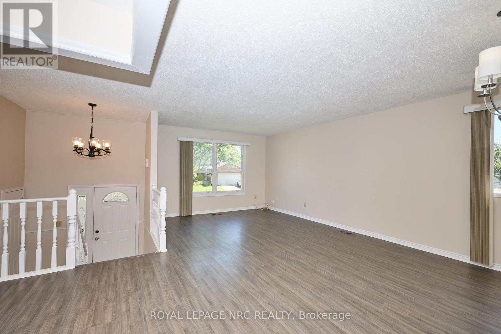 6090 Crimson Drive, Niagara Falls, Ontario  L2G 7S5 - Photo 7 - X13544052