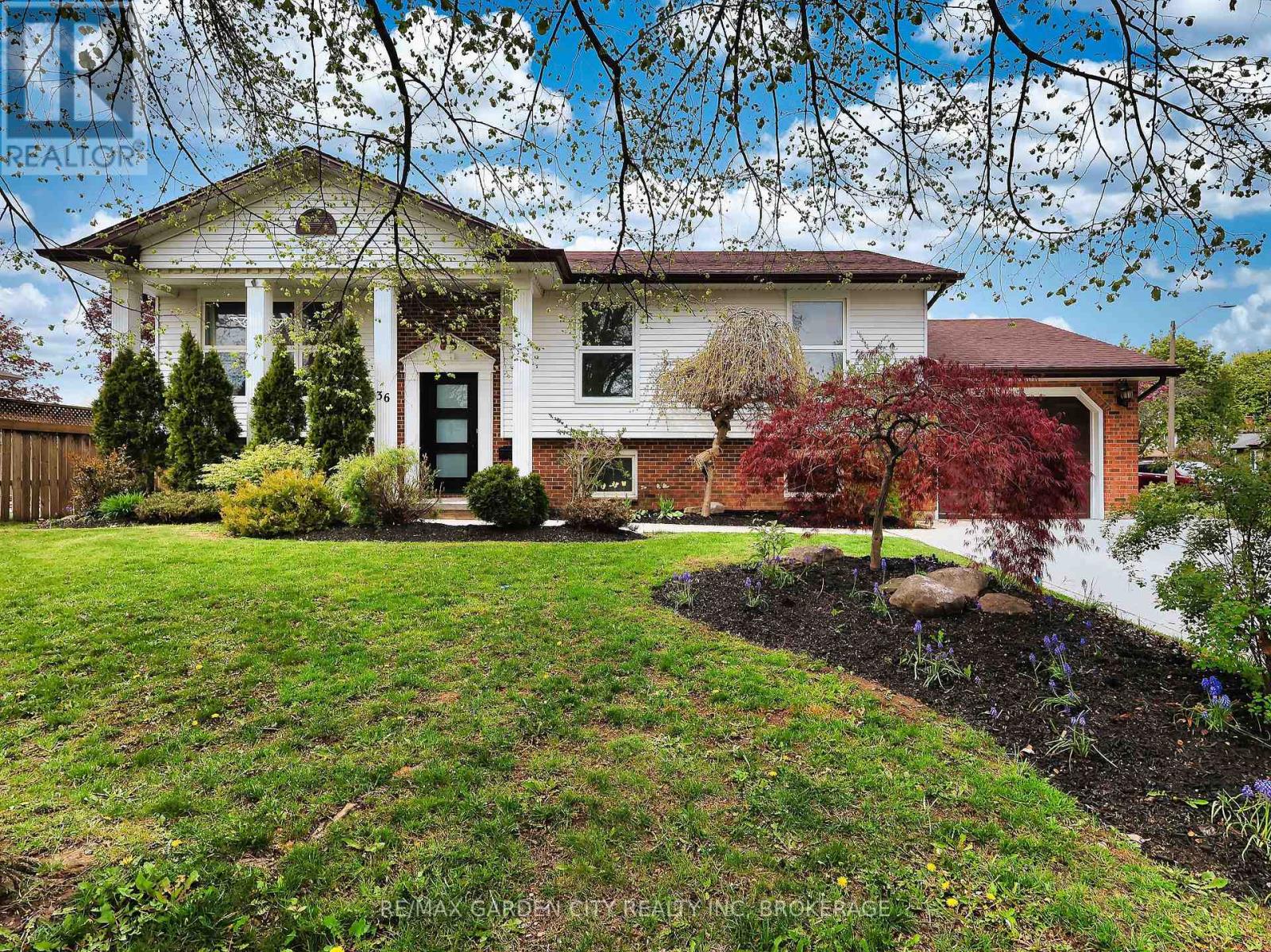 36 Rochelle Drive, St. Catharines, Ontario  L2M 6Y9 - Photo 2 - X13545206