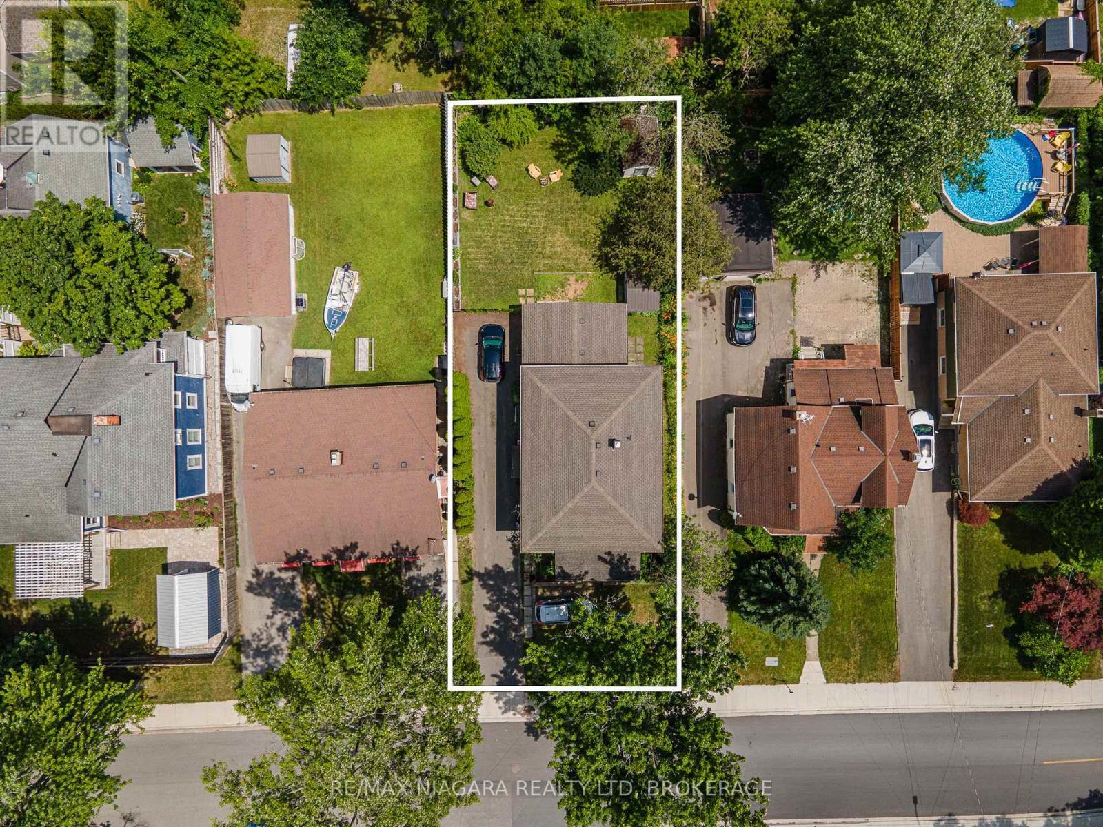 30 Shotwell Street, Welland, Ontario  L3C 1N8 - Photo 2 - X13546576